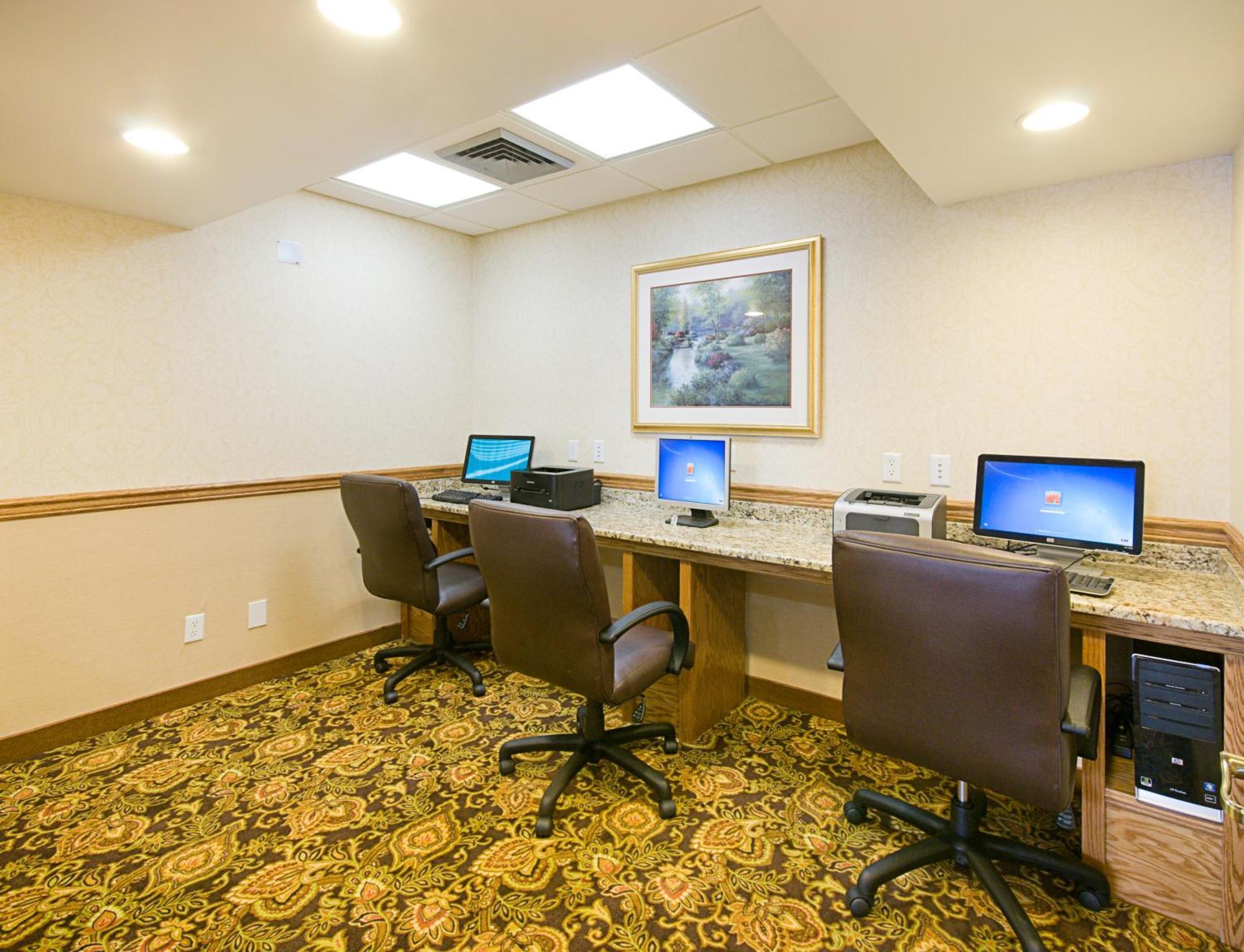 Quality Inn & Suites Саґіно Зручності фото