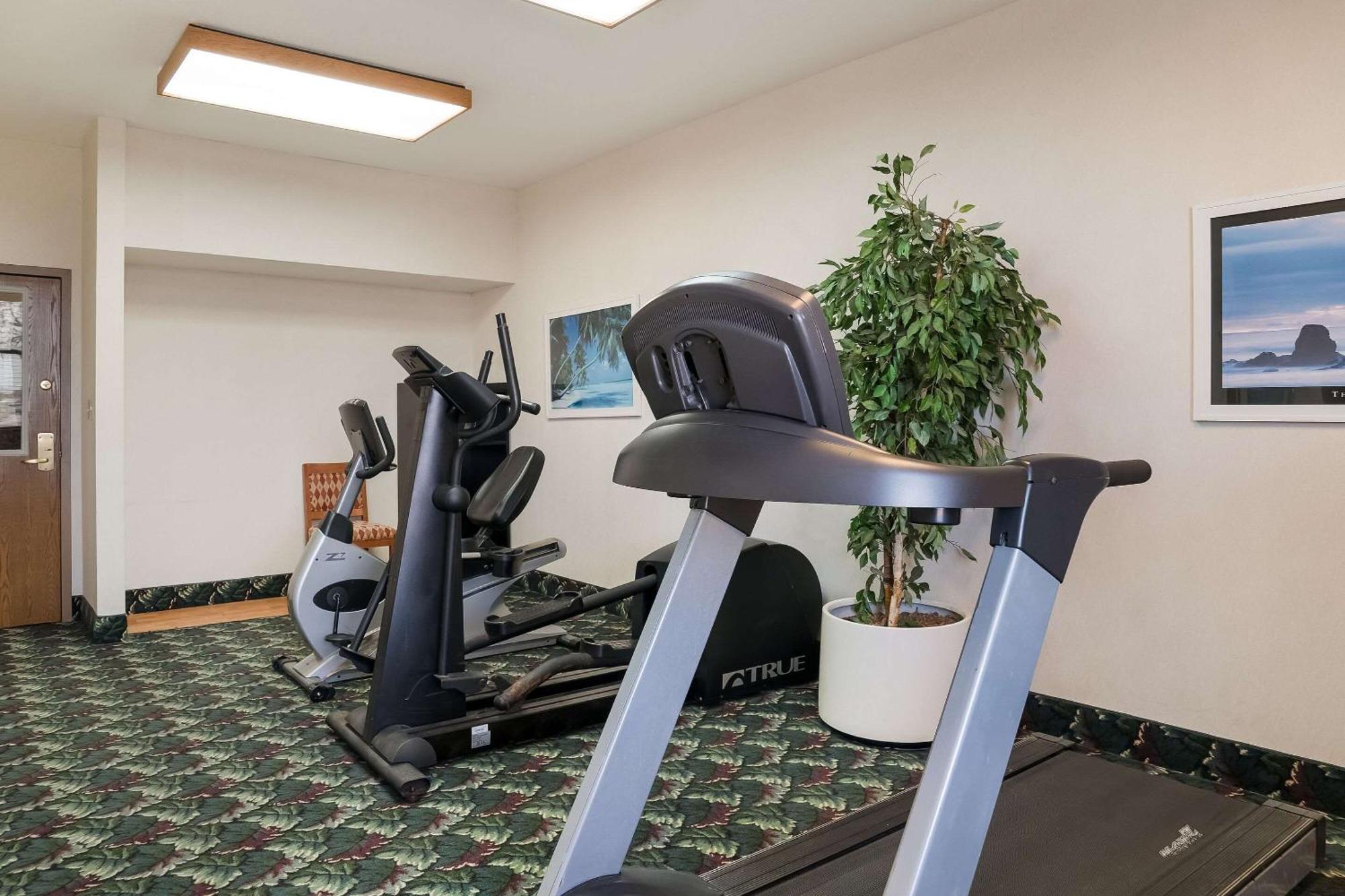 Quality Inn & Suites Саґіно Екстер'єр фото