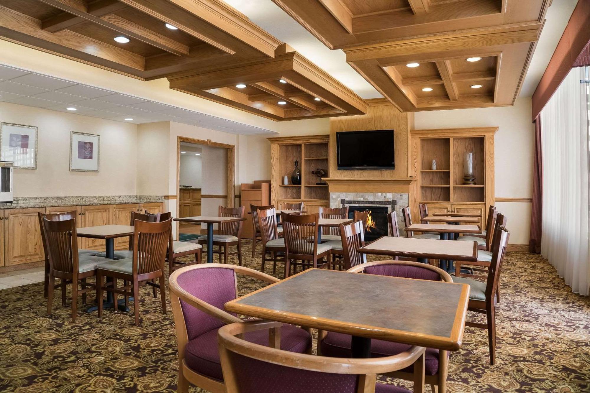 Quality Inn & Suites Саґіно Екстер'єр фото