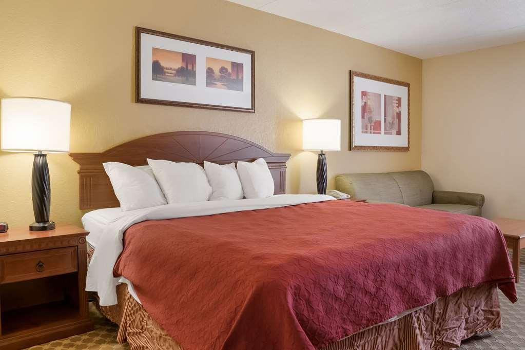 Quality Inn & Suites Саґіно Номер фото