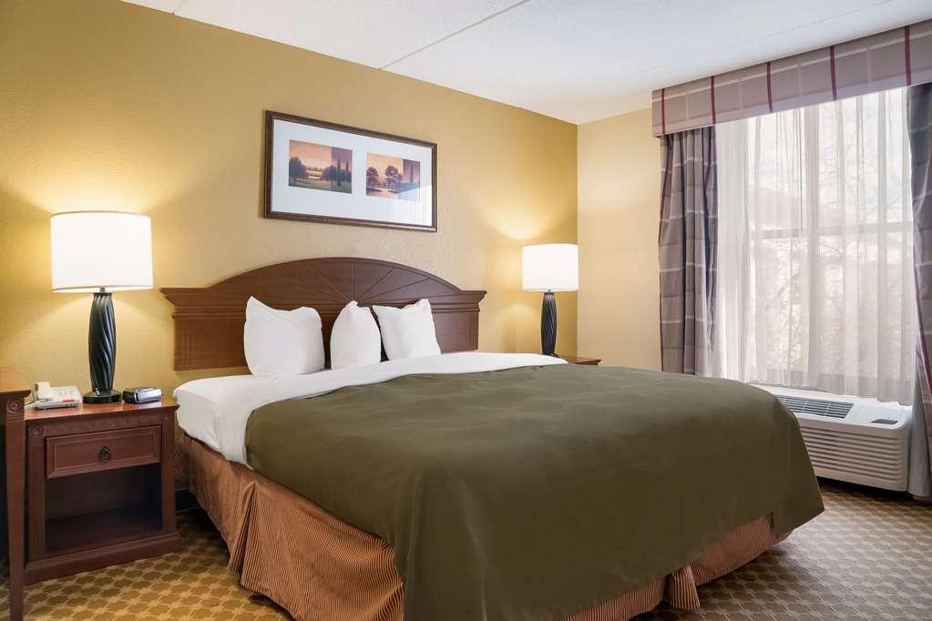 Quality Inn & Suites Саґіно Номер фото