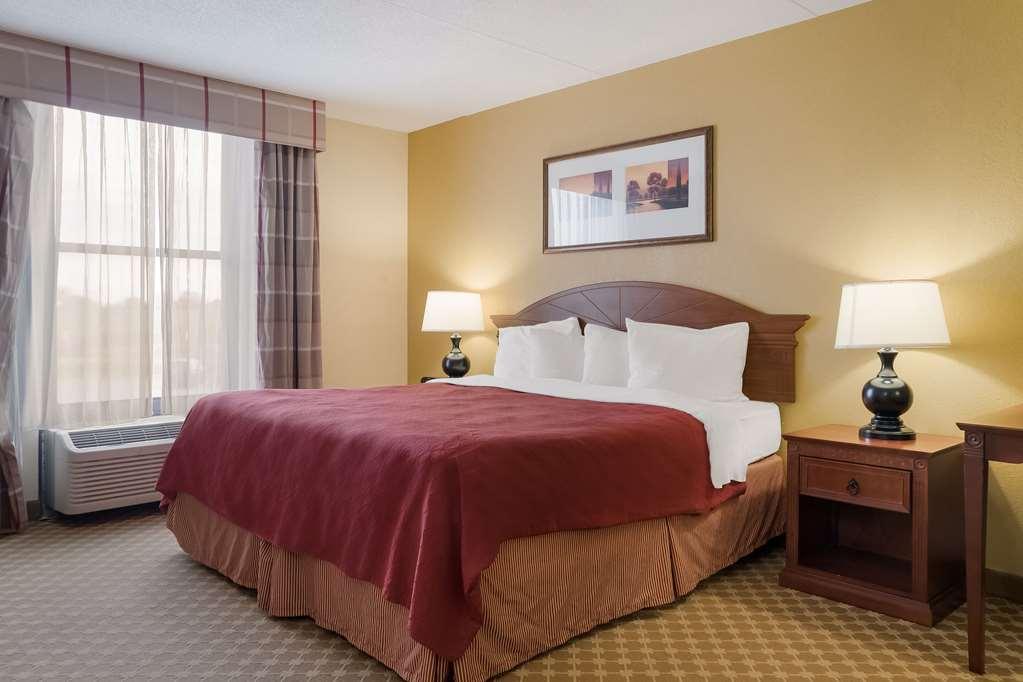 Quality Inn & Suites Саґіно Номер фото