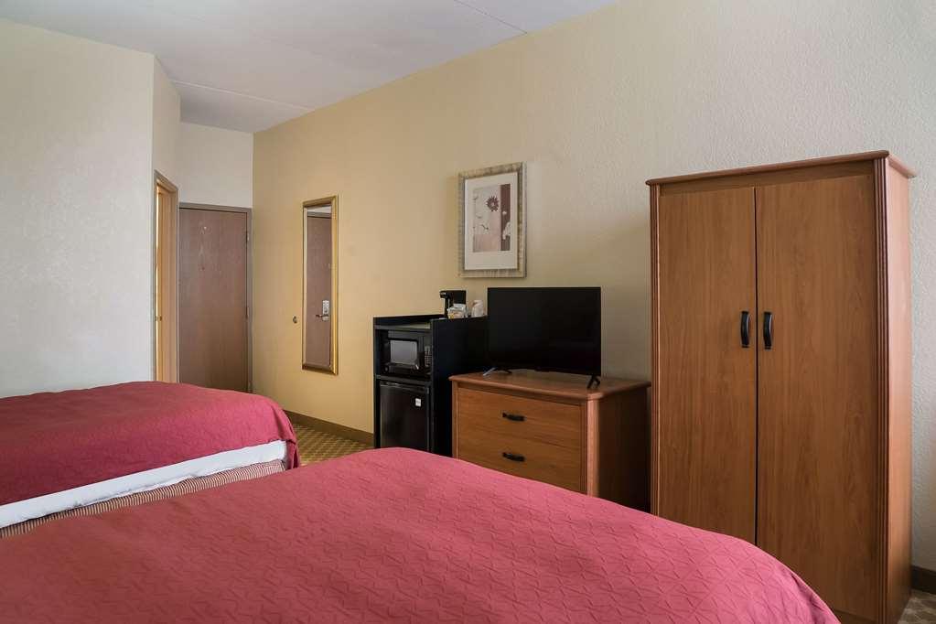 Quality Inn & Suites Саґіно Номер фото