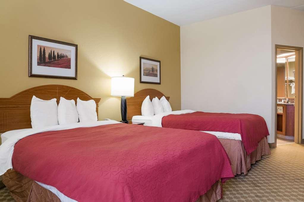 Quality Inn & Suites Саґіно Номер фото