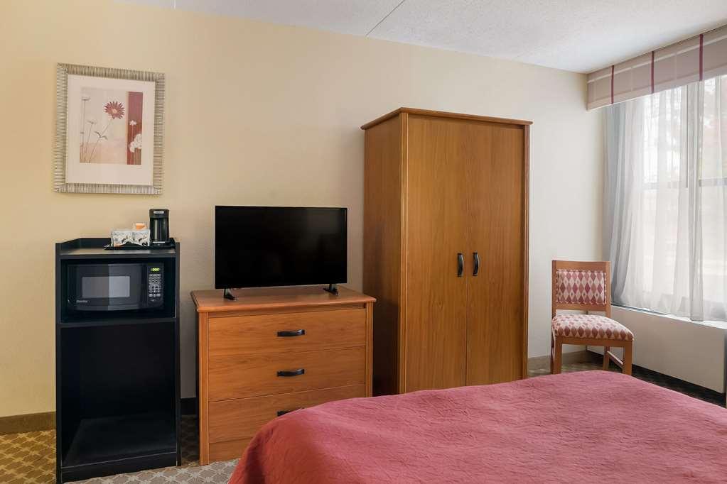 Quality Inn & Suites Саґіно Номер фото