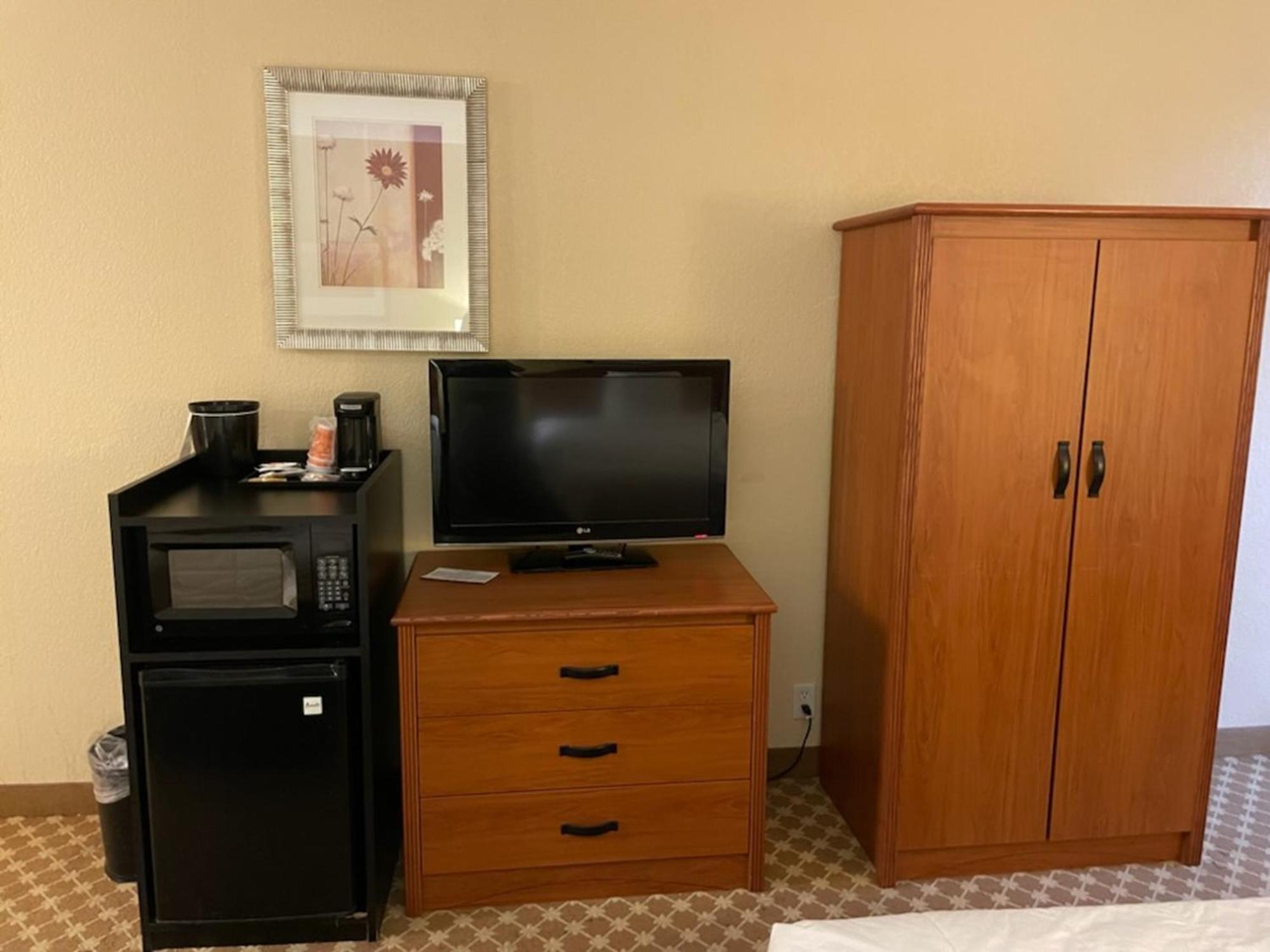 Quality Inn & Suites Саґіно Екстер'єр фото