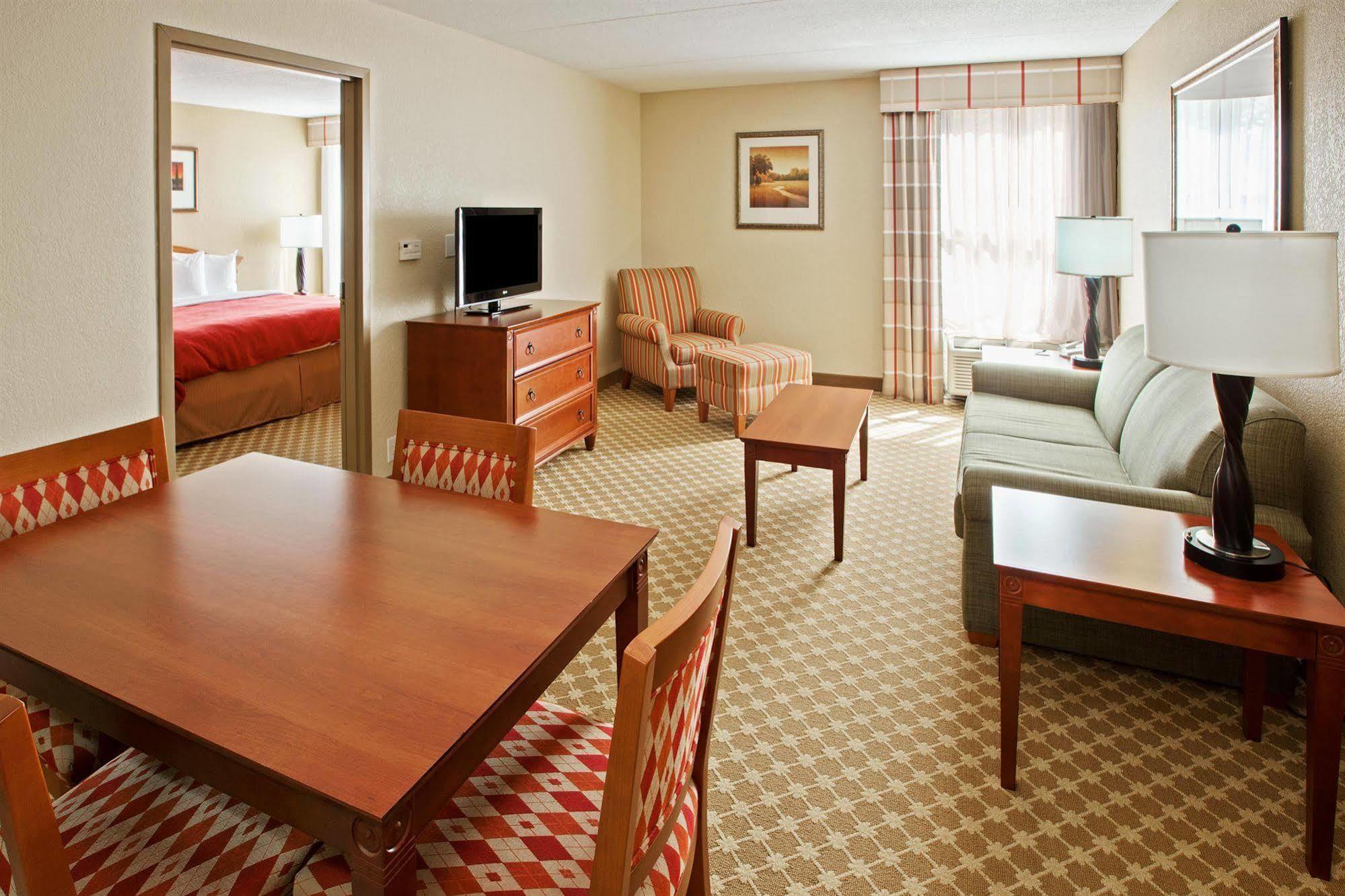 Quality Inn & Suites Саґіно Номер фото