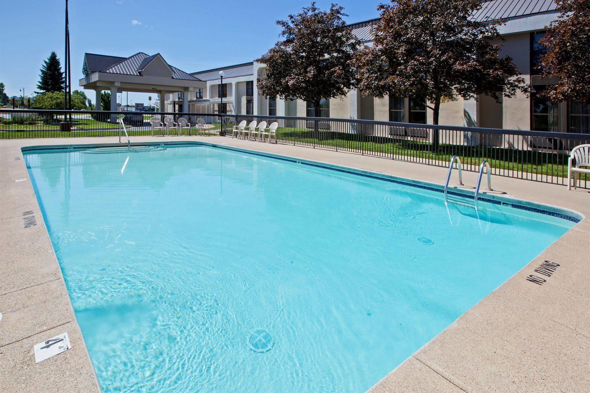 Quality Inn & Suites Саґіно Зручності фото